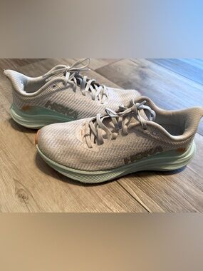 Hoka Women's Light Gray & Mint Athletic Running Shoes - Solimar Running Shoes